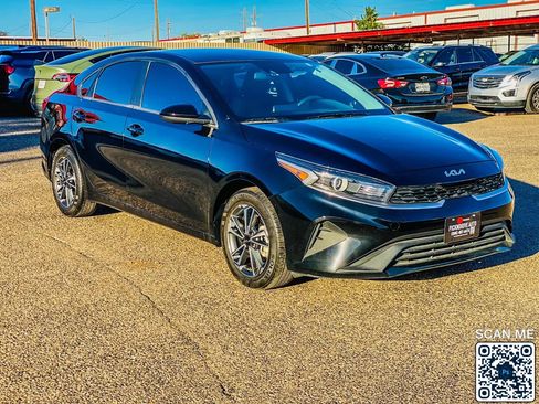 Used 2023 Kia Forte LXS image 10