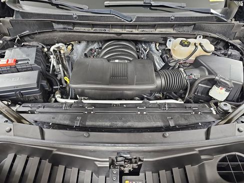 Certified 2023 GMC Yukon SLT w/ SLT Luxury Package image 38