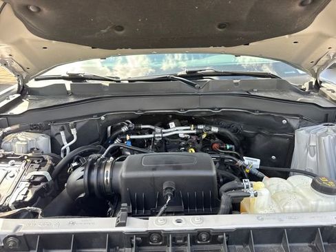 Used 2023 Ford Explorer XLT w/ Equipment Group 202A AWD/4WD image 25