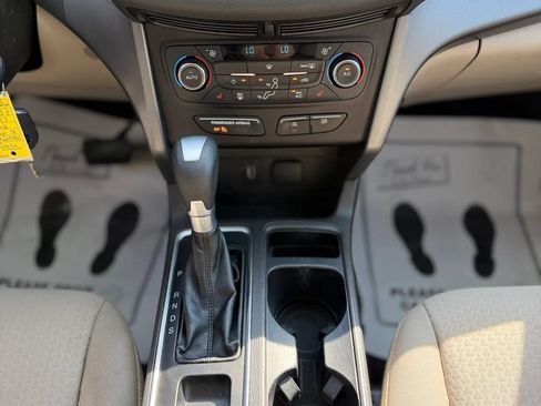 Used 2017 Ford Escape SE w/ Equipment Group 201A FWD image 15