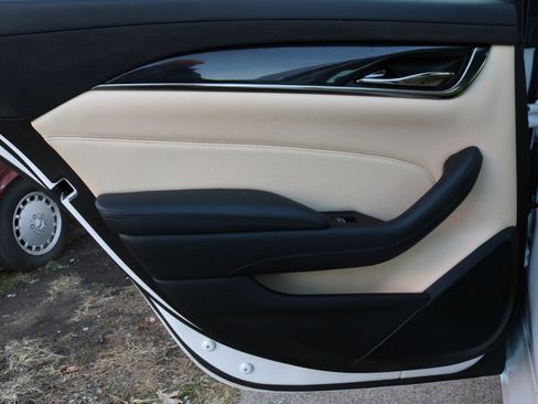 Used 2018 Cadillac CTS Luxury image 37