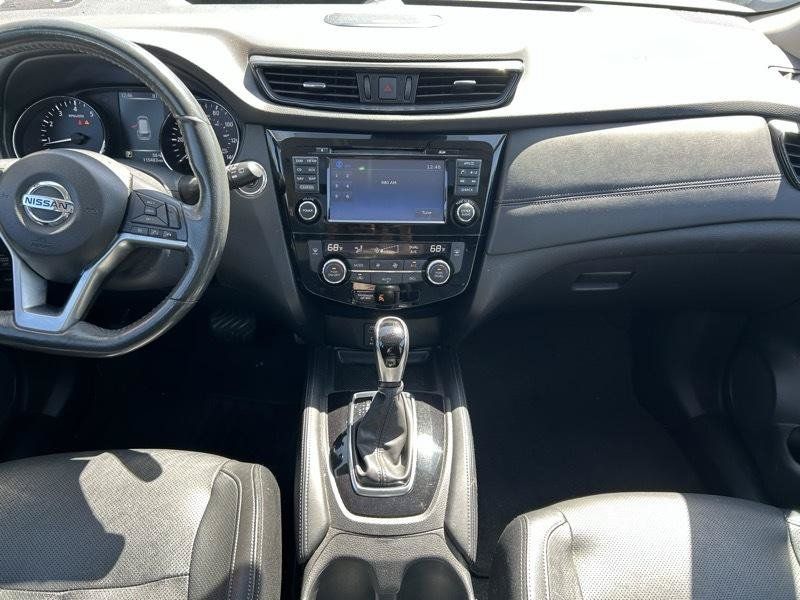 Used 2017 Nissan Rogue SL w/ SL Premium Package FWD image 11