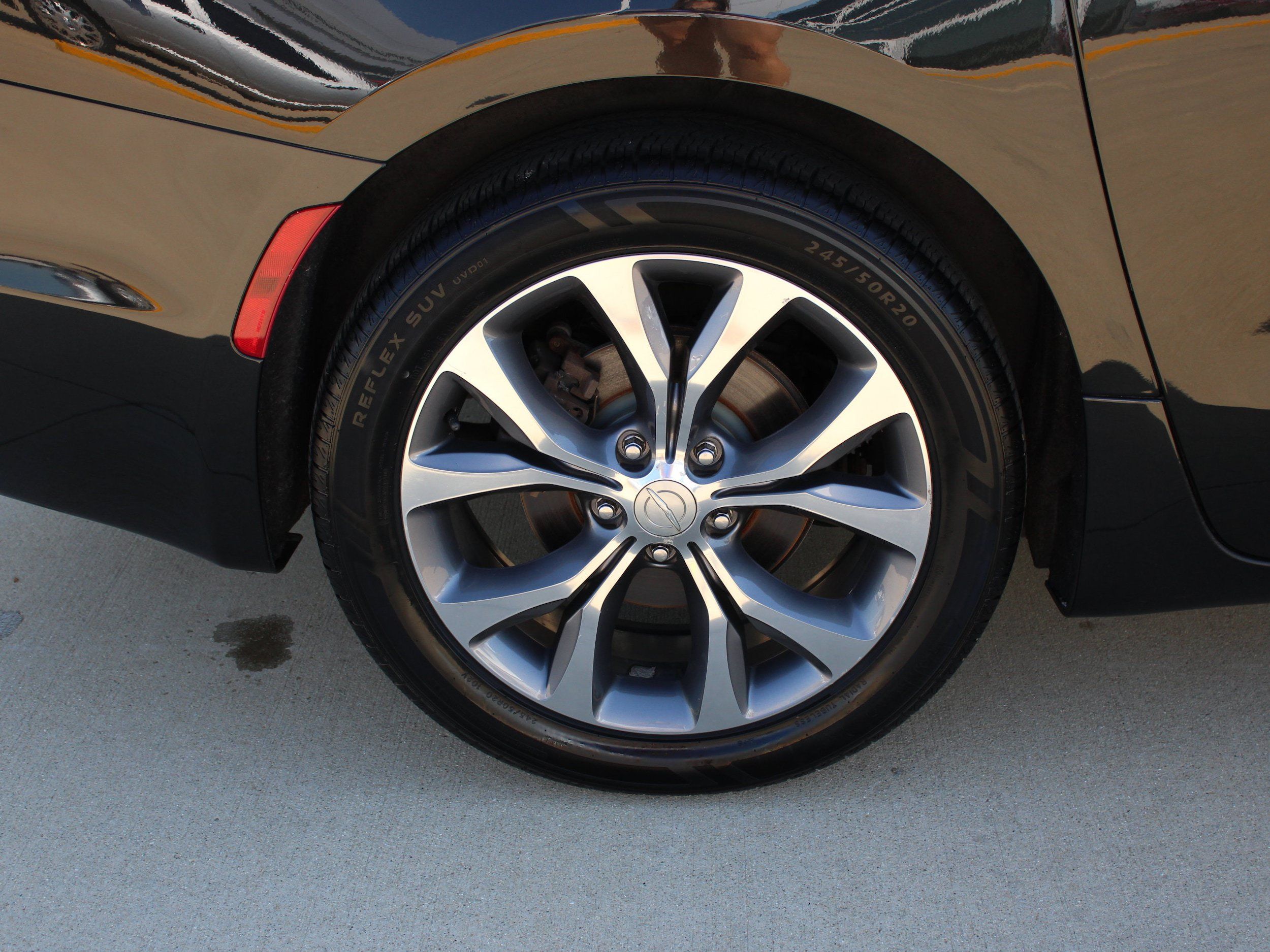 Used 2020 Chrysler Pacifica Limited w/ Tire & Wheel Group FWD image 12