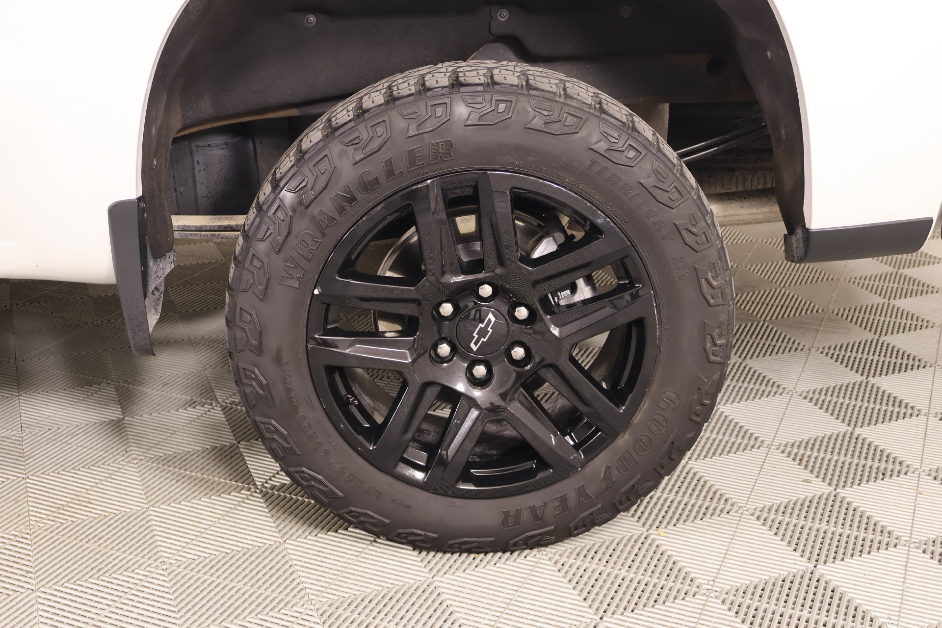 Used 2024 Chevrolet Silverado 1500 LT Trail Boss w/ Convenience Package II AWD/4WD image 19