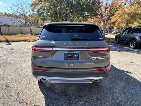 New 2026 Lincoln Corsair Premiere image 8