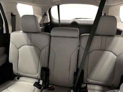 New 2025 Honda Pilot Touring image 29