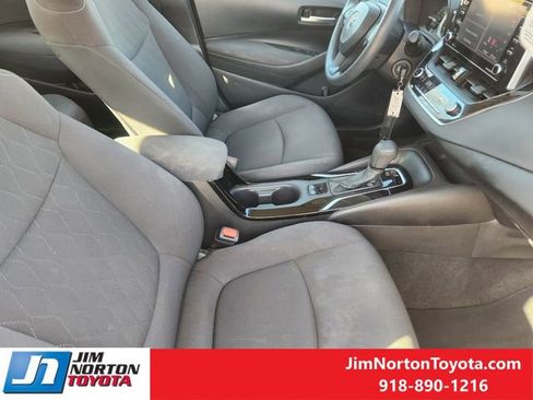 Used 2021 Toyota Corolla LE image 15
