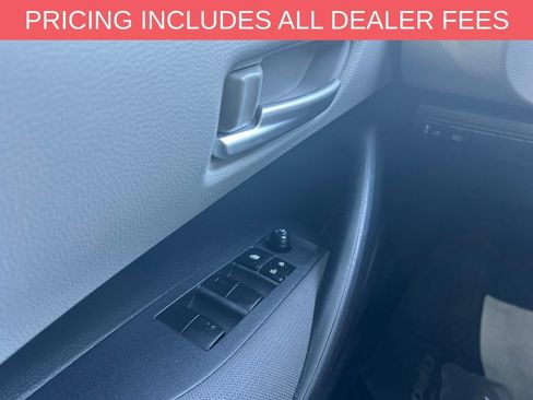 Used 2020 Toyota Corolla LE FWD image 12