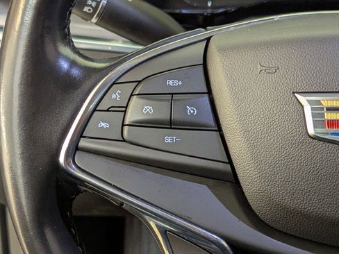 Used 2018 Cadillac XT5 Luxury w/ Driver Awareness Package image 16