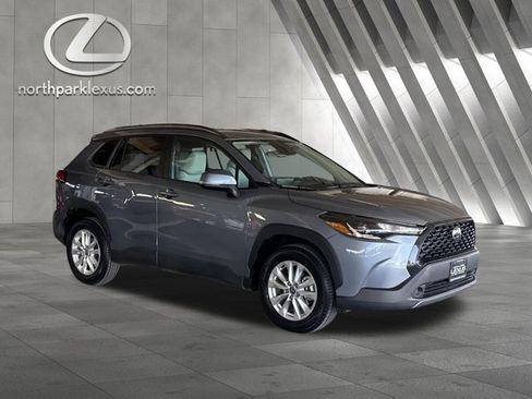 Used 2022 Toyota Corolla Cross LE image 5