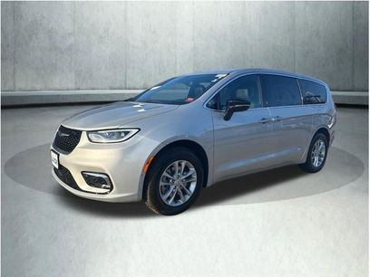New 2026 Chrysler Pacifica Select