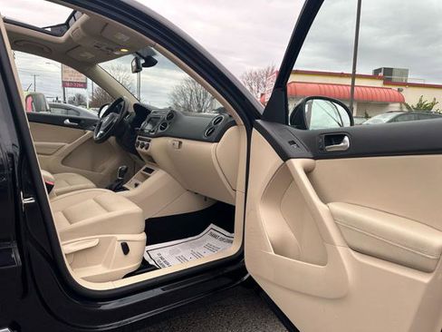 Used 2017 Volkswagen Tiguan Wolfsburg Edition image 19