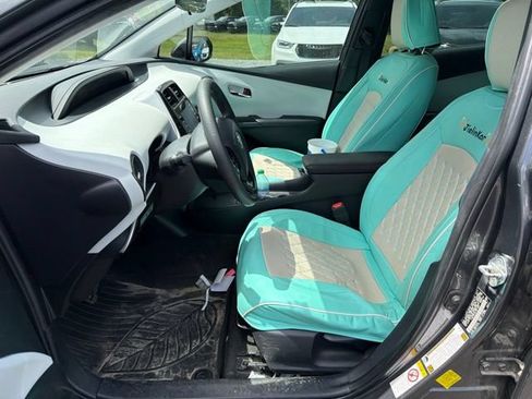 Used 2020 Toyota Prius LE AWD/4WD image 17
