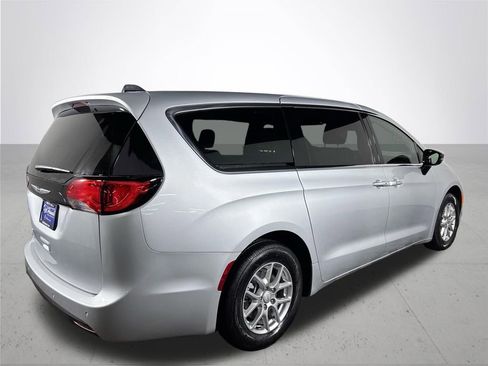 New 2026 Chrysler Voyager LX image 6