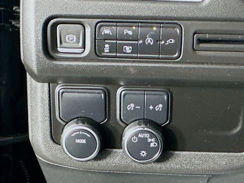 Used 2022 Chevrolet Tahoe LT w/ Luxury Package RWD image 12