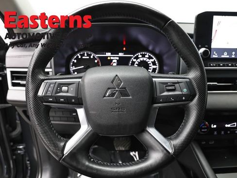 Used 2024 Mitsubishi Outlander SE AWD/4WD image 10