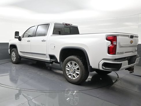 Used 2024 Chevrolet Silverado 3500 High Country w/ High Country Premium Package AWD/4WD image 3