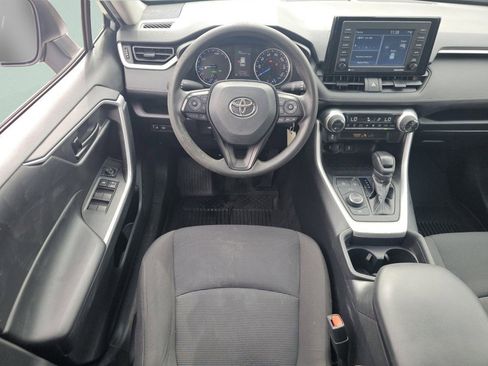Used 2021 Toyota RAV4 LE image 4