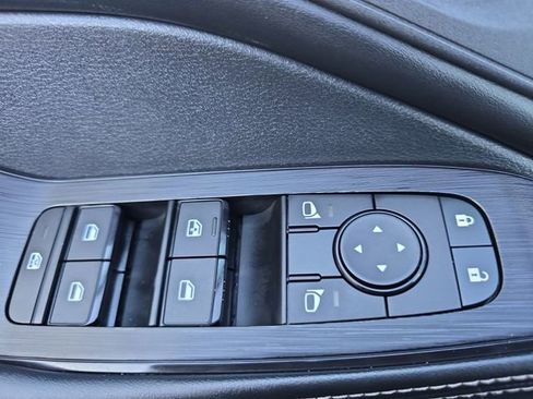 Used 2024 Nissan Rogue SV image 28