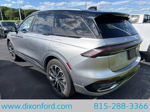 Used 2024 Lincoln Nautilus Reserve AWD/4WD image 3