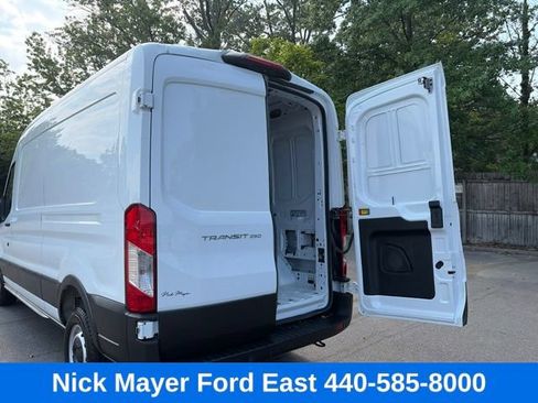 Used 2025 Ford Transit 250 148 Medium Roof RWD image 19