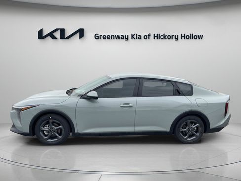 New 2026 Kia K4 LXS FWD image 4