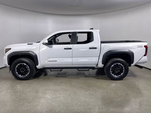 Certified 2025 Toyota Tacoma TRD Off-Road w/ TRD Off Road Premium Package image 6