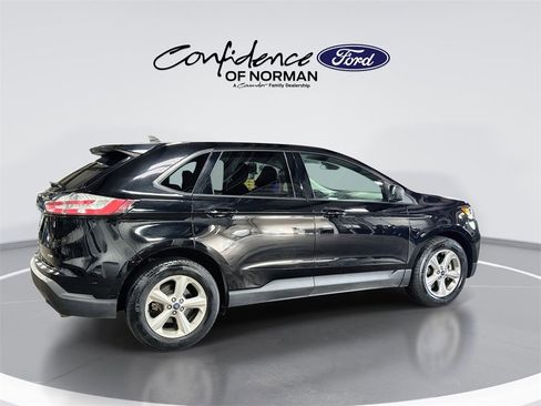 Used 2020 Ford Edge SE image 9
