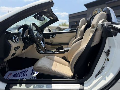 Used 2015 Mercedes-Benz SLK 350 image 24