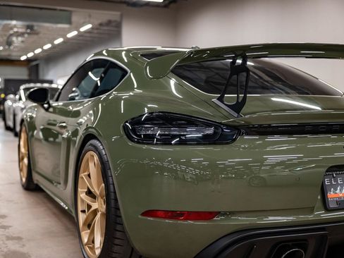 Used 2021 Porsche 718 Cayman GT4 RWD image 29