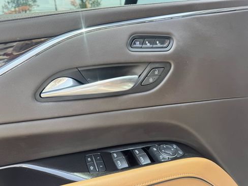 Used 2021 Cadillac Escalade ESV Sport RWD image 17