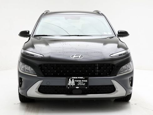Used 2023 Hyundai Kona Limited AWD/4WD image 4