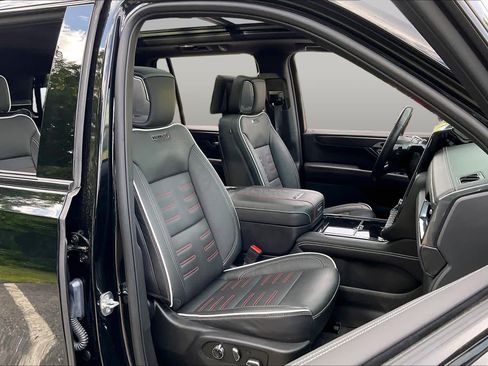 Used 2025 GMC Yukon AT4 Ultimate w/ LPO, Floor Liner Package AWD/4WD image 9