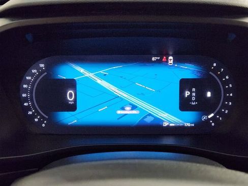 Certified 2026 Volvo XC40 B5 Plus AWD/4WD image 16