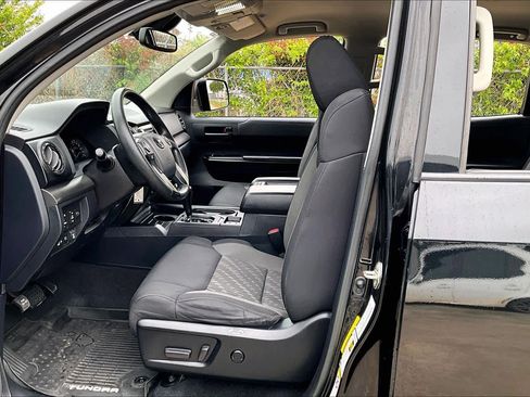 Used 2019 Toyota Tundra SR5 w/ SR5 Upgrade Package AWD/4WD image 8