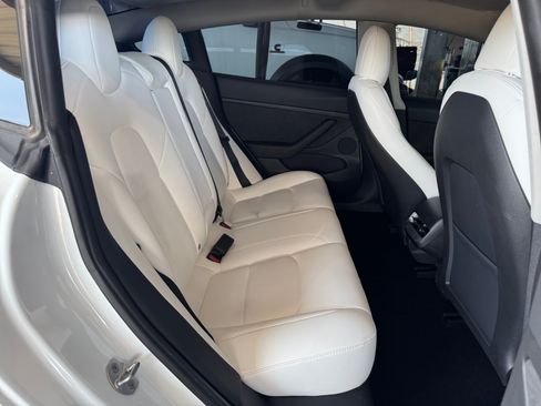Used 2022 Tesla Model 3 Long Range AWD/4WD image 25