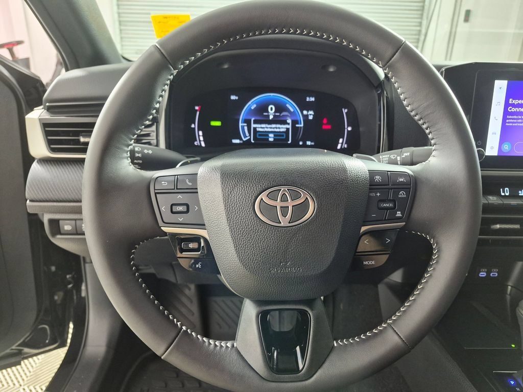 Used 2026 Toyota Camry SE FWD image 12