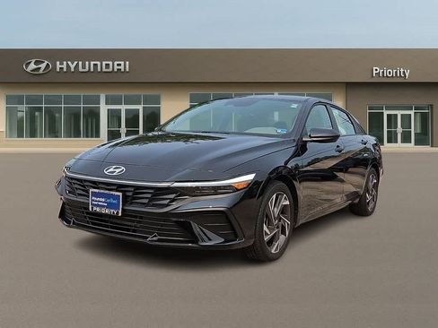 Certified 2025 Hyundai Elantra Sport w/ Cargo Package FWD image 1