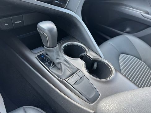 Used 2023 Toyota Camry SE image 10