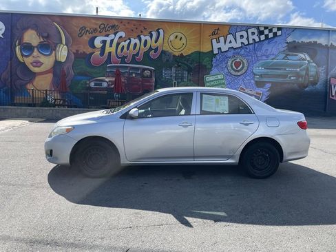 Used 2010 Toyota Corolla FWD image 2