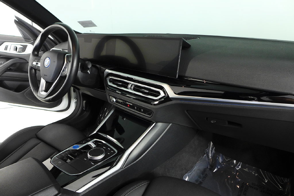 Certified 2024 BMW i4 eDrive35 w/ Convenience Package RWD image 13