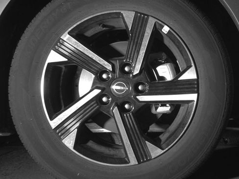 Used 2025 Nissan Sentra SV FWD image 13