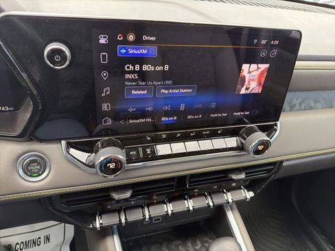 Used 2024 Chevrolet Colorado ZR2 w/ Technology Package AWD/4WD image 28