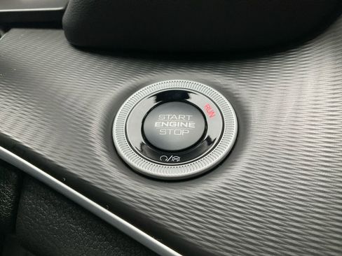 New 2025 Jeep Grand Cherokee Altitude image 22