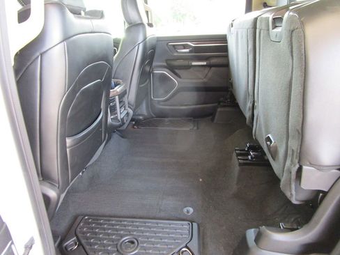 Used 2020 RAM 1500 Laramie RWD image 23