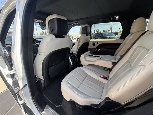 Used 2018 Land Rover Range Rover Sport HSE AWD/4WD image 14