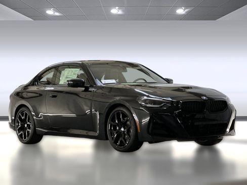 Used 2025 BMW 230i Coupe w/ M Sport Package image 5