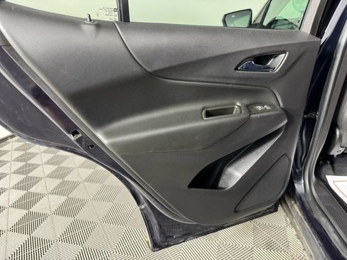 Used 2021 Chevrolet Equinox LT w/ LPO, Cargo Package image 40