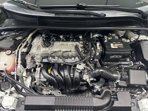 Used 2020 Toyota Corolla LE image 10