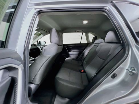 Used 2025 Toyota RAV4 XLE FWD image 29